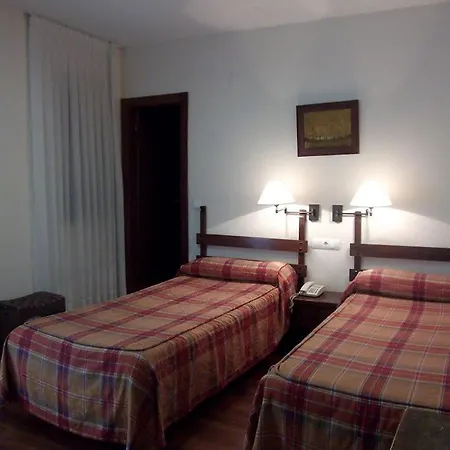 מלון Termas De Liérganes